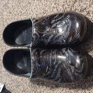 Danko whirl slip-on clogs women's size 39